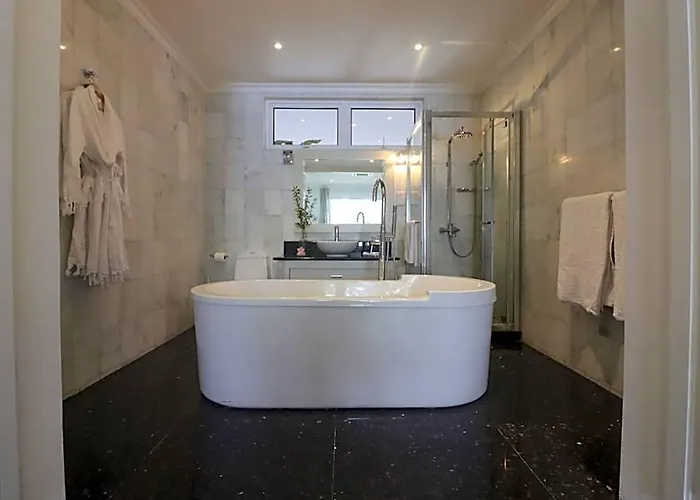 Chateau Elysium 5* Victoria
